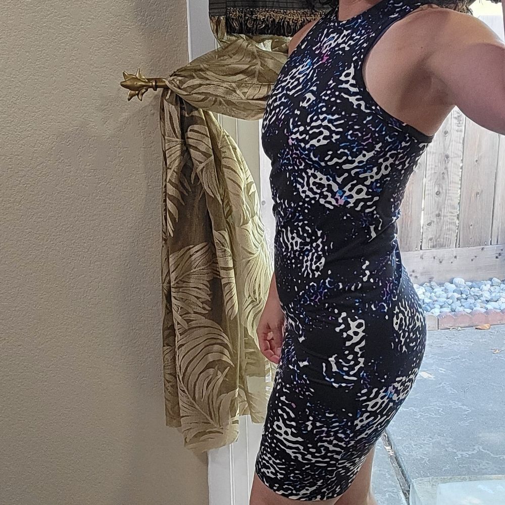 Leith bodycon fitted dress - Picture 3 of 5